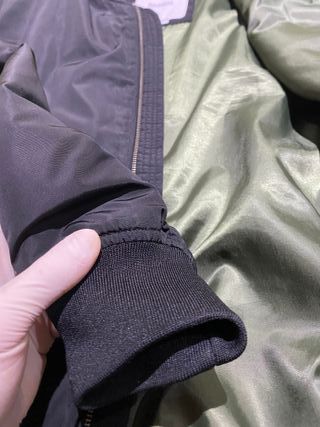 Chaqueta Bomber Negra Pull and Bear