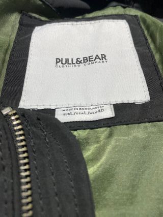 Chaqueta Bomber Negra Pull and Bear