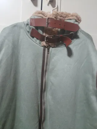 Parka verde y marrón con forro de borrego