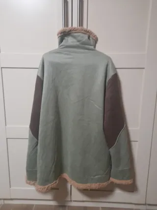 Parka verde y marrón con forro de borrego