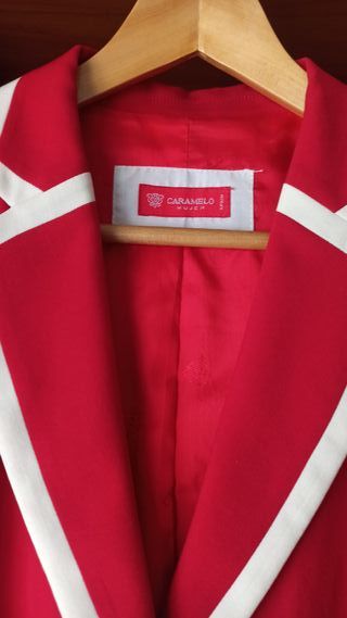 Americana Caramelo Roja Crepe Entallada