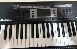 Piano Alesis 61 teclas Principiante