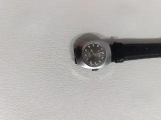 Reloj Duwar señora plata y negro cuerda