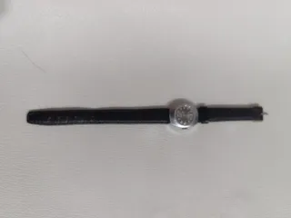 Reloj Duwar señora plata y negro cuerda