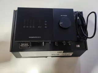 Tarjeta de Sonido Komplete Audio 6