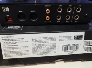 Tarjeta de Sonido Komplete Audio 6