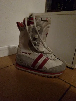 2 tavole da snowboard + scarponi