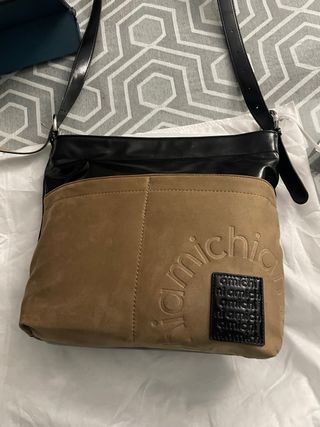 Bolso Amichi Negro y Marrón