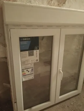 Ventana PVC Oscilobatiente Persiana Blanca