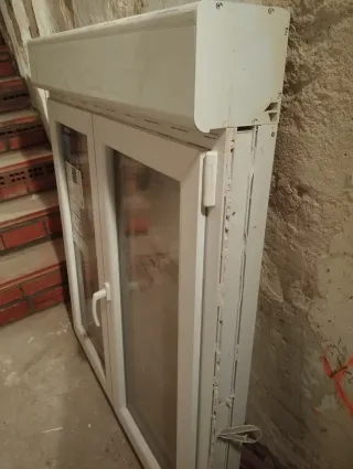 Ventana PVC Oscilobatiente Persiana Blanca