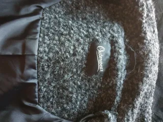 Abrigo de señora gris con cremallera