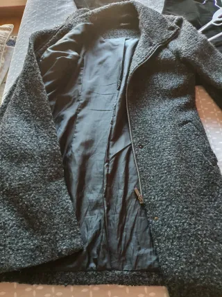 Abrigo de señora gris con cremallera