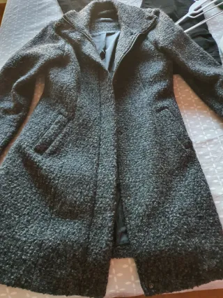 Abrigo de señora gris con cremallera