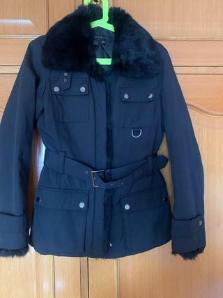 Chaqueta, cazadora ZARA con piel conejo negra