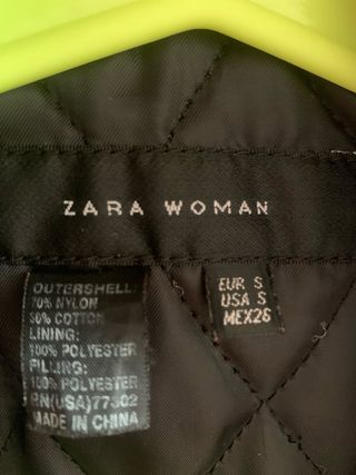 Chaqueta, cazadora ZARA con piel conejo negra