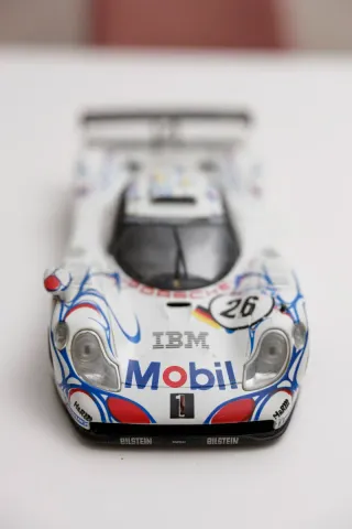 Maqueta Porsche 911 GT1 1998 1/18 Maisto
