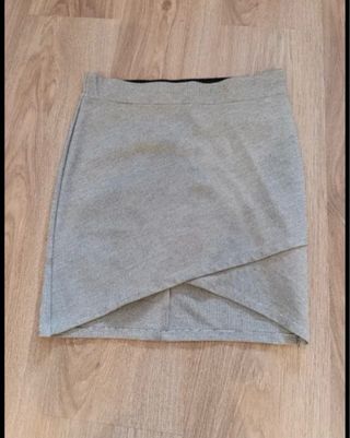 Falda Stradivarius gris