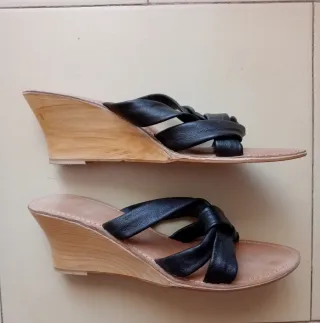 Sandalias de piel marca talla 40