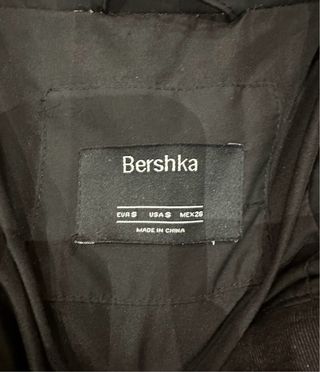 Plumas Bomber Bershka Negro