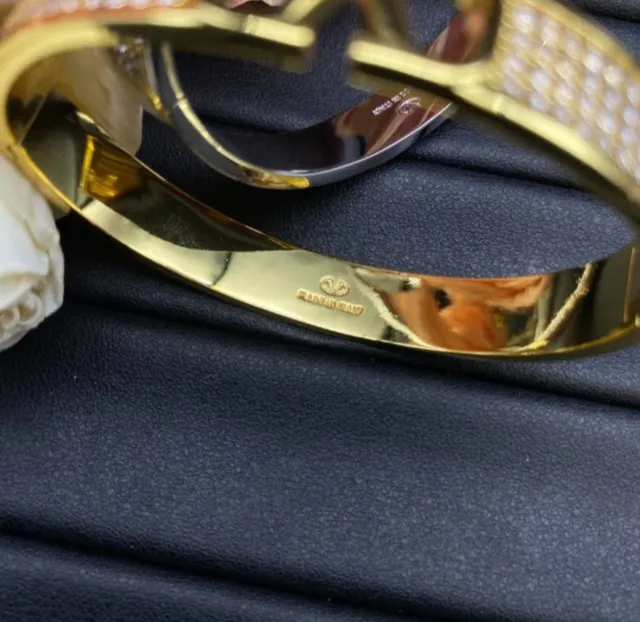 Pulsera Valentino Dorada con Cristales