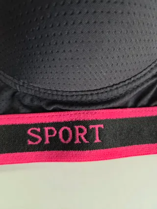 Sujetador deportivo negro y rosa