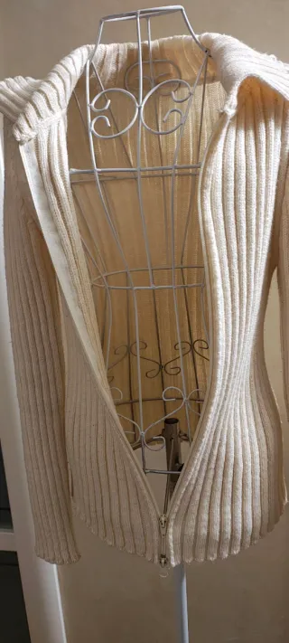 Maglione beige con zip