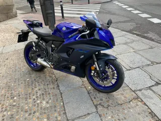 Yamaha R7 2023