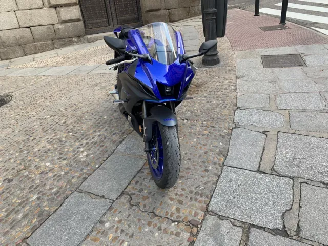 Yamaha R7 2023