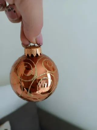 Sfera natalizia vetro bronzo con riccioli oro