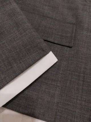 Conjunto Americana y Falda Gris