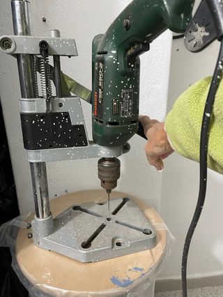 Torno de hierro macizo y taladro con soporte