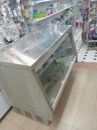 Nevera vitrina expositora refrigerada