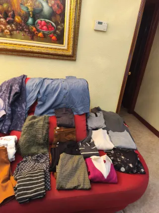 Lote 32 prendas + abrigo + Rebeca