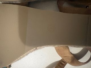 Sandalias cuña turquesa y marrón