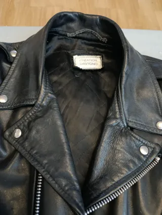 Chaqueta de piel negra