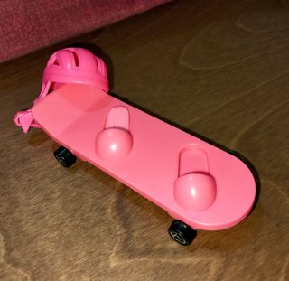 Skateboard e Casco Barbie & Ginger 1997