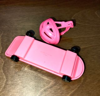 Skateboard e Casco Barbie & Ginger 1997