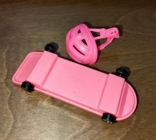 Skateboard e Casco Barbie & Ginger 1997