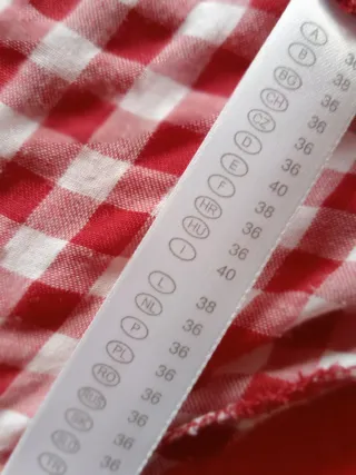 Blusa cuadros roja y blanca