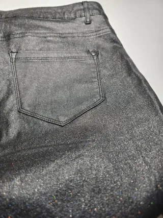 Pantalones efecto piel brillantes