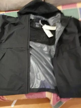 Chaqueta Cortavientos H&M Negra. (Nueva)