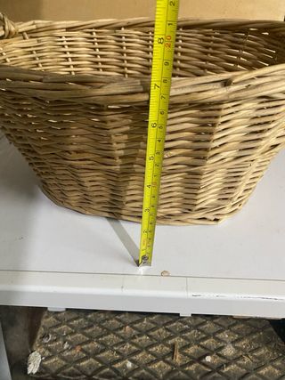 Cesto in vimini con manici