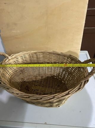 Cesto in vimini con manici