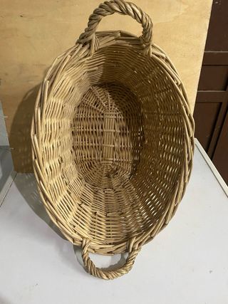 Cesto in vimini con manici