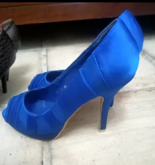 Zapatos de tacón azul talla 40