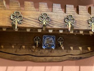 Platero madera rústica con ganchos