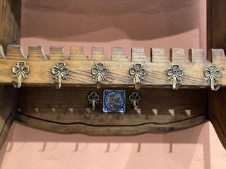 Platero madera rústica con ganchos