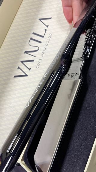 Piastra per capelli professionale in titanio Vanila