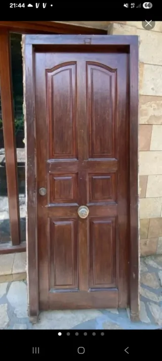 Puerta madera iroko entrada