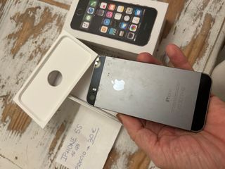 4 iPhone in lotto: 5S, 6S, 8, SE (64GB)